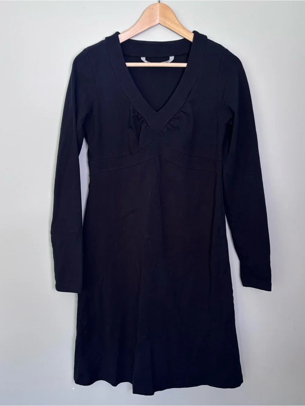 Athleta Senorita Long Sleeve Organic Cotton Black V-Neck Dress-Size M-Athleisure
